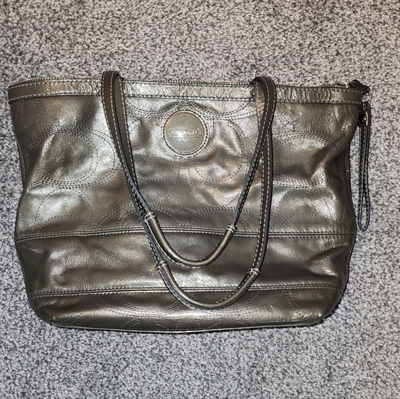 Coach Silver Tote Bag with Metallic Sheen - Picture 4 of 6